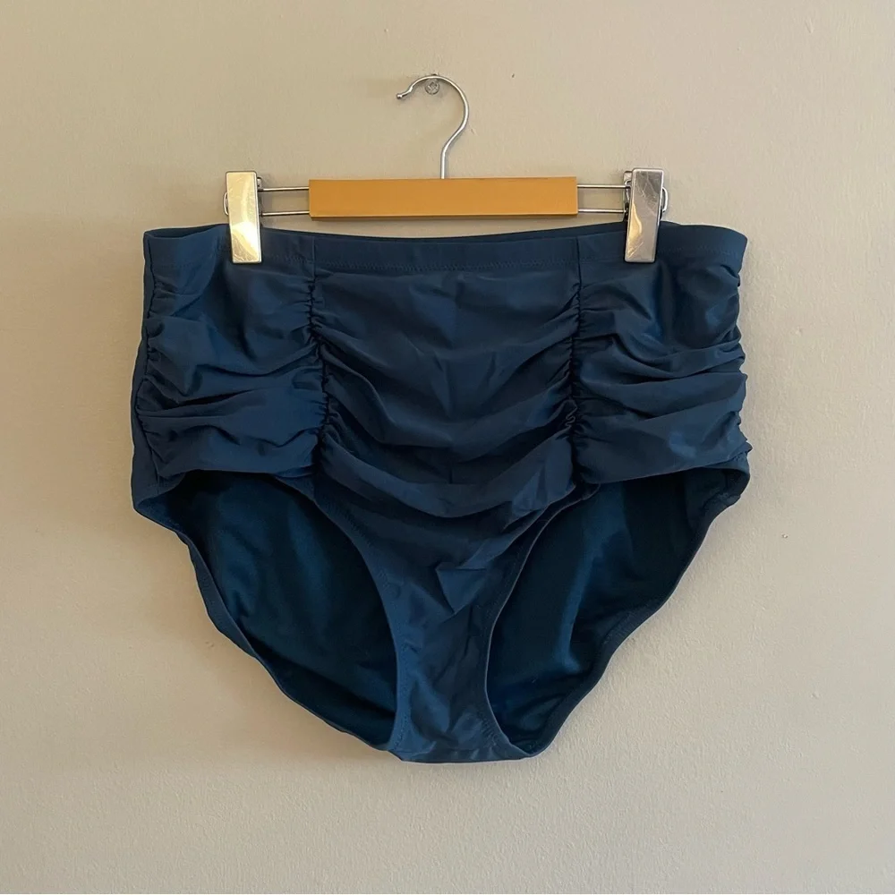 Raisins High-Waisted Ruched Bikini Bottom – Navy Plus Size 20 EUC - Picture 2 of 16